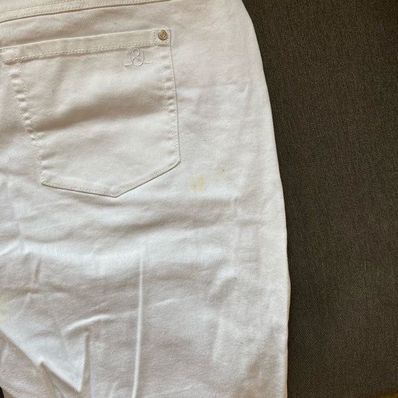 Love & Legend - White Jean Shorts - Picture 8 of 9